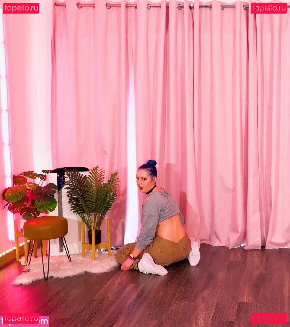 Littlesiha Onlyfans Photo Gallery 