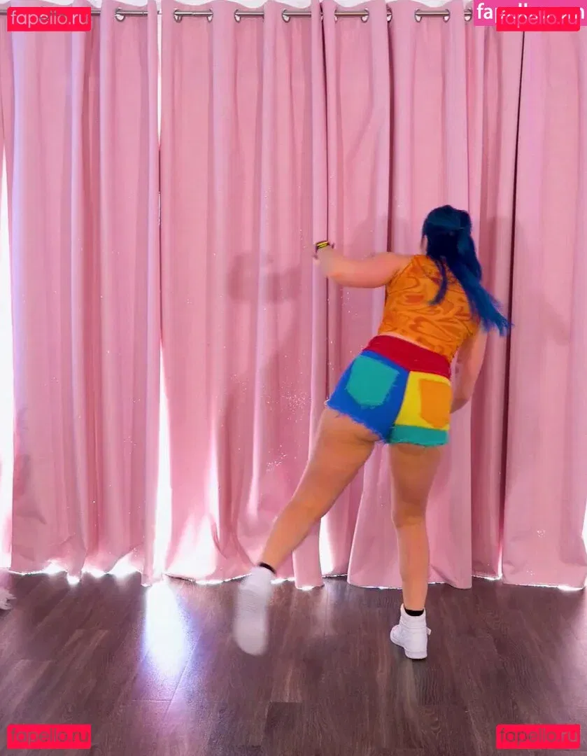 Littlesiha Onlyfans Photo Gallery 