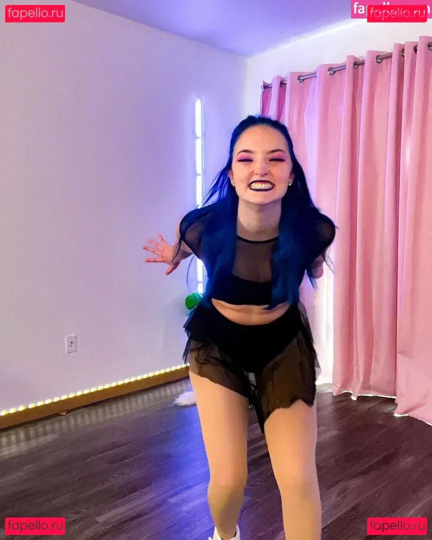 Littlesiha Onlyfans Photo Gallery 