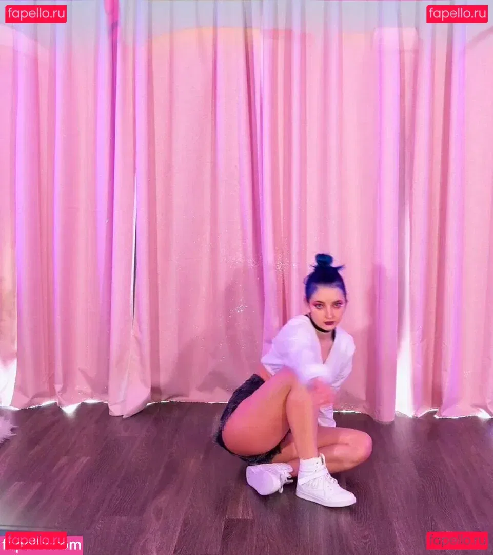 Littlesiha Onlyfans Photo Gallery 