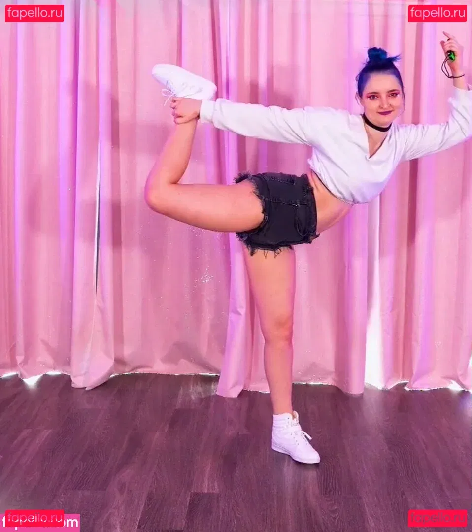 Littlesiha Onlyfans Photo Gallery 