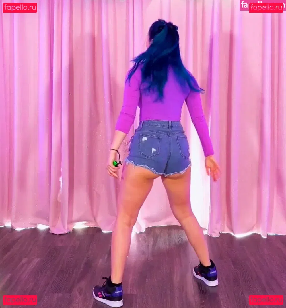 Littlesiha Onlyfans Photo Gallery 