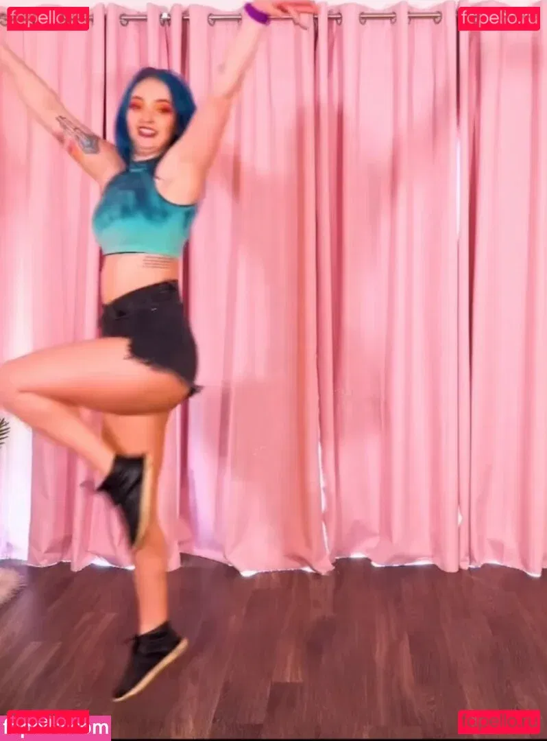 Littlesiha Onlyfans Photo Gallery 