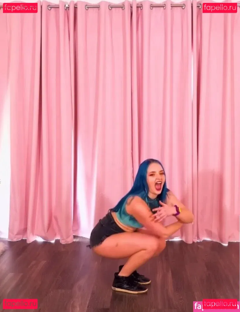 Littlesiha Onlyfans Photo Gallery 