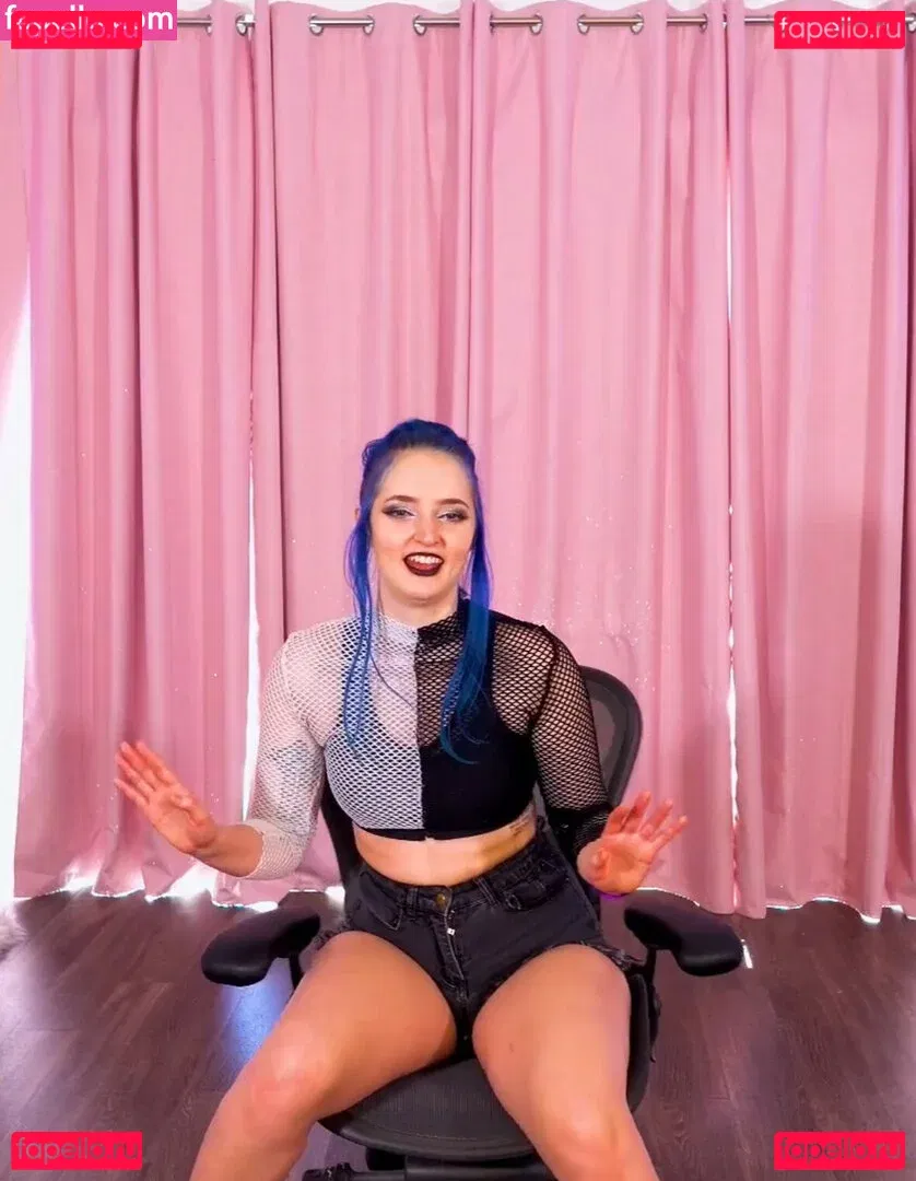 Littlesiha Onlyfans Photo Gallery 