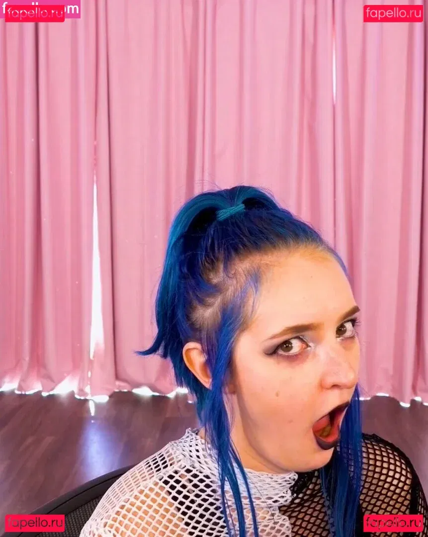 Littlesiha Onlyfans Photo Gallery 