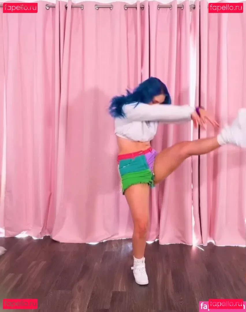 Littlesiha Onlyfans Photo Gallery 