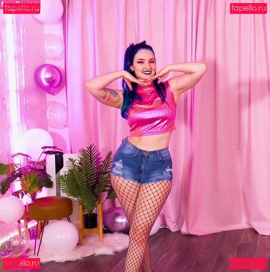 Littlesiha Onlyfans Photo Gallery 