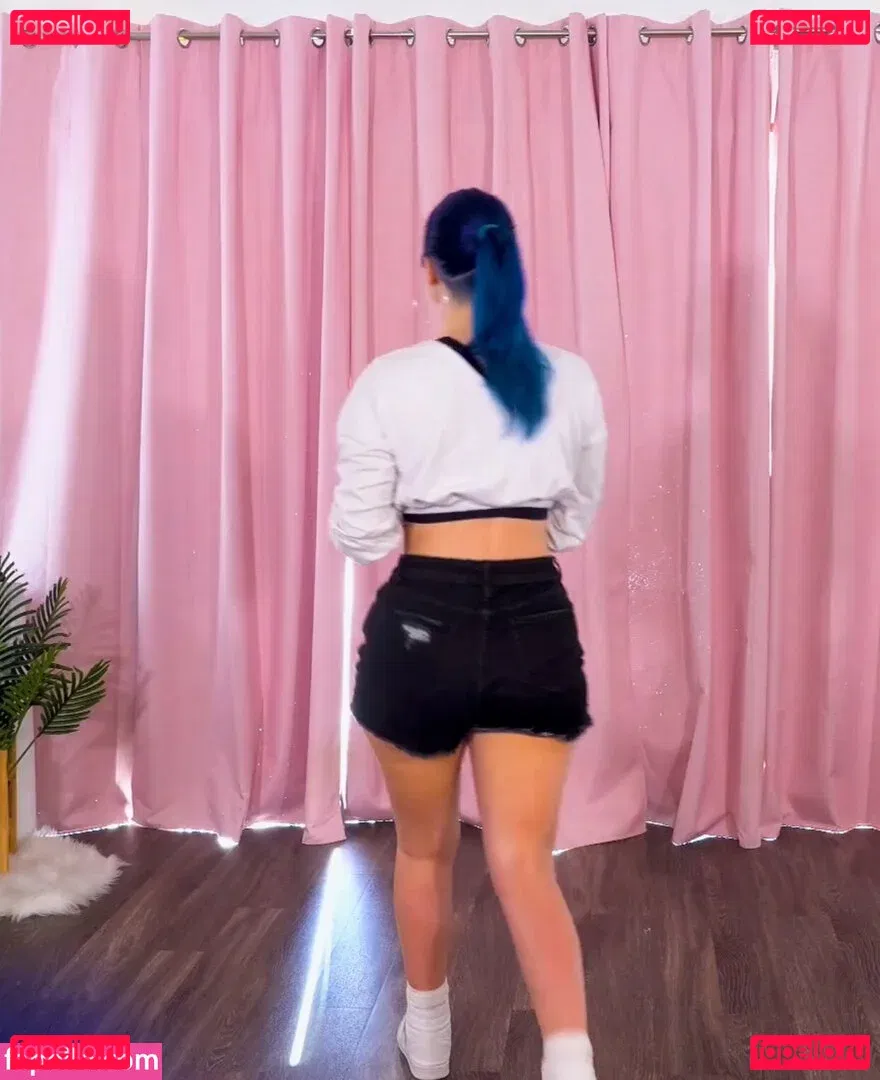 Littlesiha Onlyfans Photo Gallery 