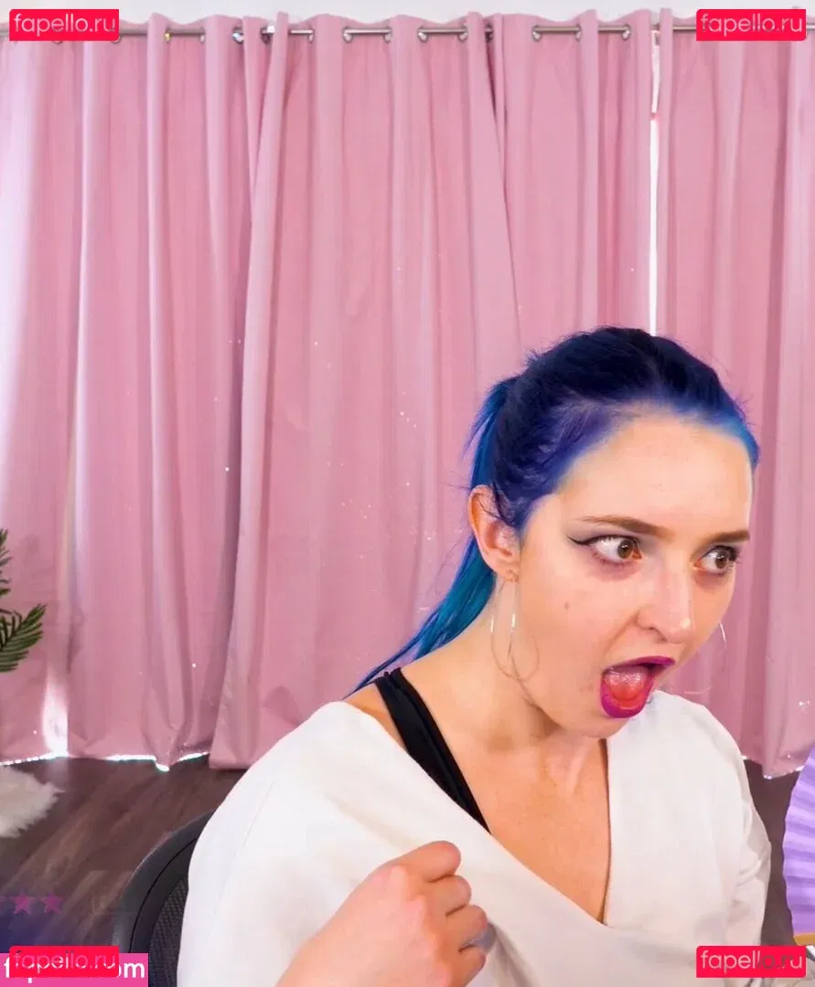 Littlesiha Onlyfans Photo Gallery 