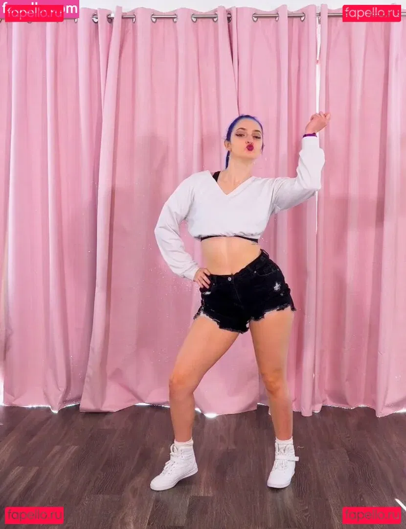 Littlesiha Onlyfans Photo Gallery 