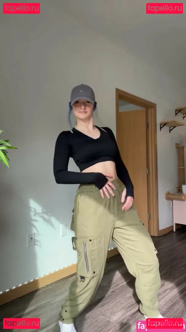 Littlesiha Onlyfans Photo Gallery 