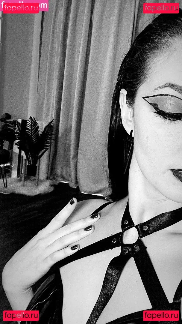 Littlesiha Onlyfans Photo Gallery 