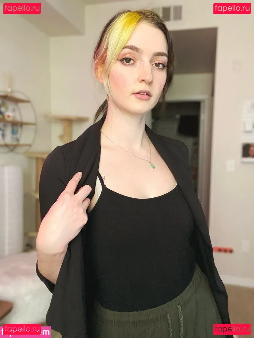 Littlesiha Onlyfans Photo Gallery 