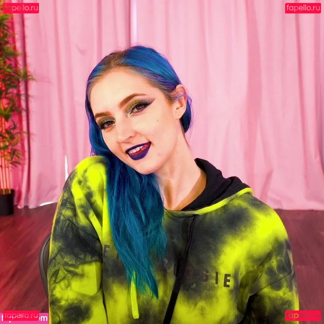 Littlesiha Onlyfans Photo Gallery 