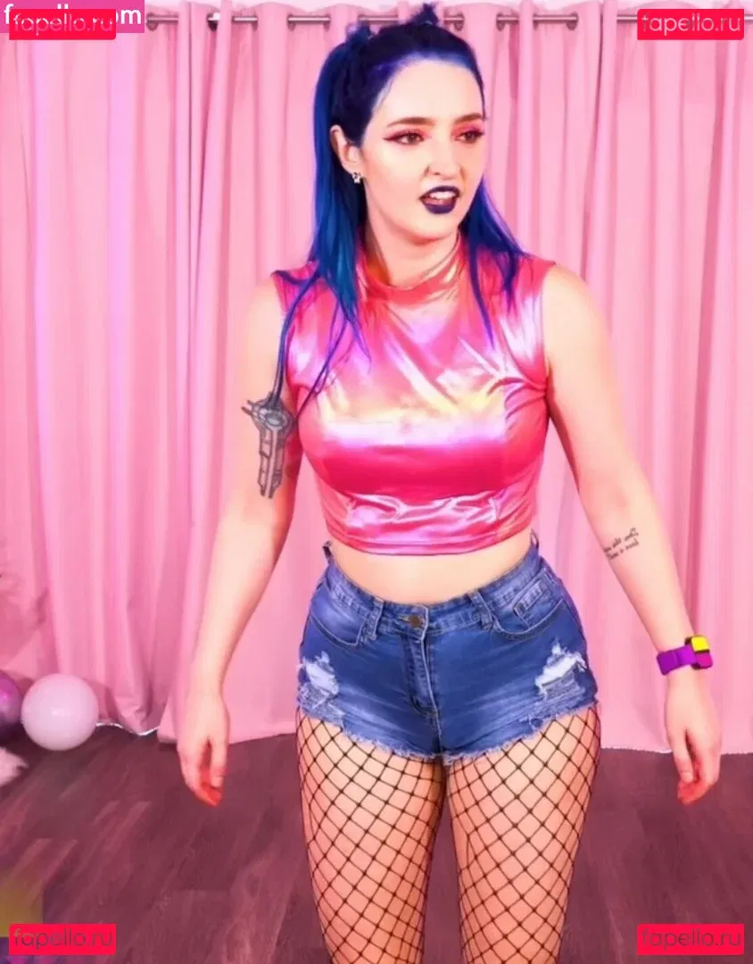 Littlesiha Onlyfans Photo Gallery 