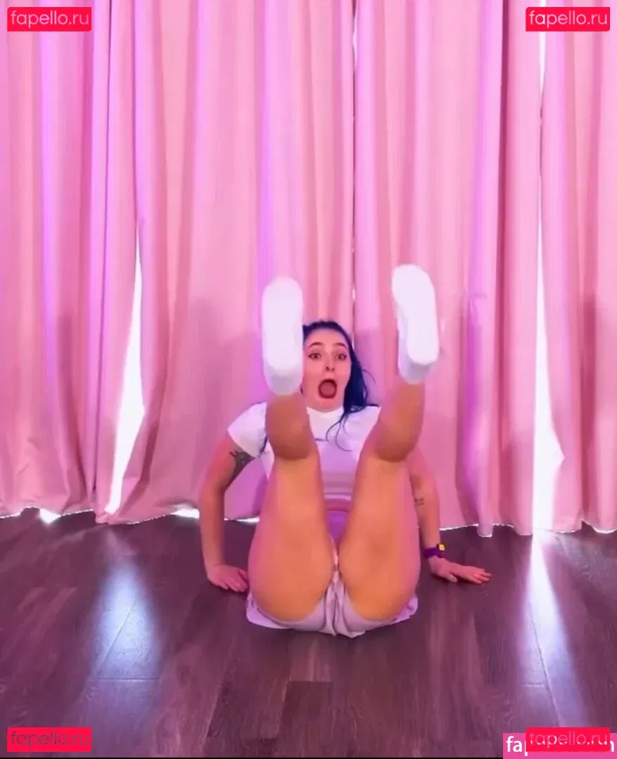 Littlesiha Onlyfans Photo Gallery 