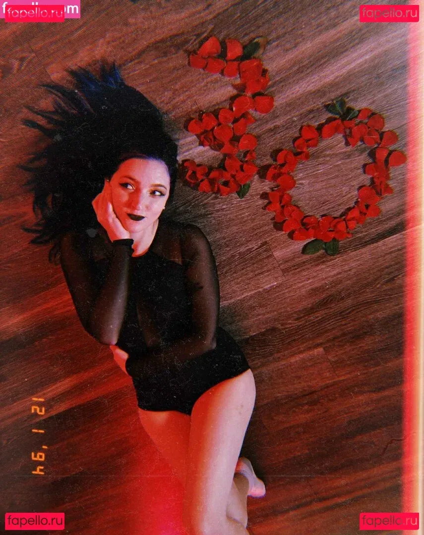 Littlesiha Onlyfans Photo Gallery 