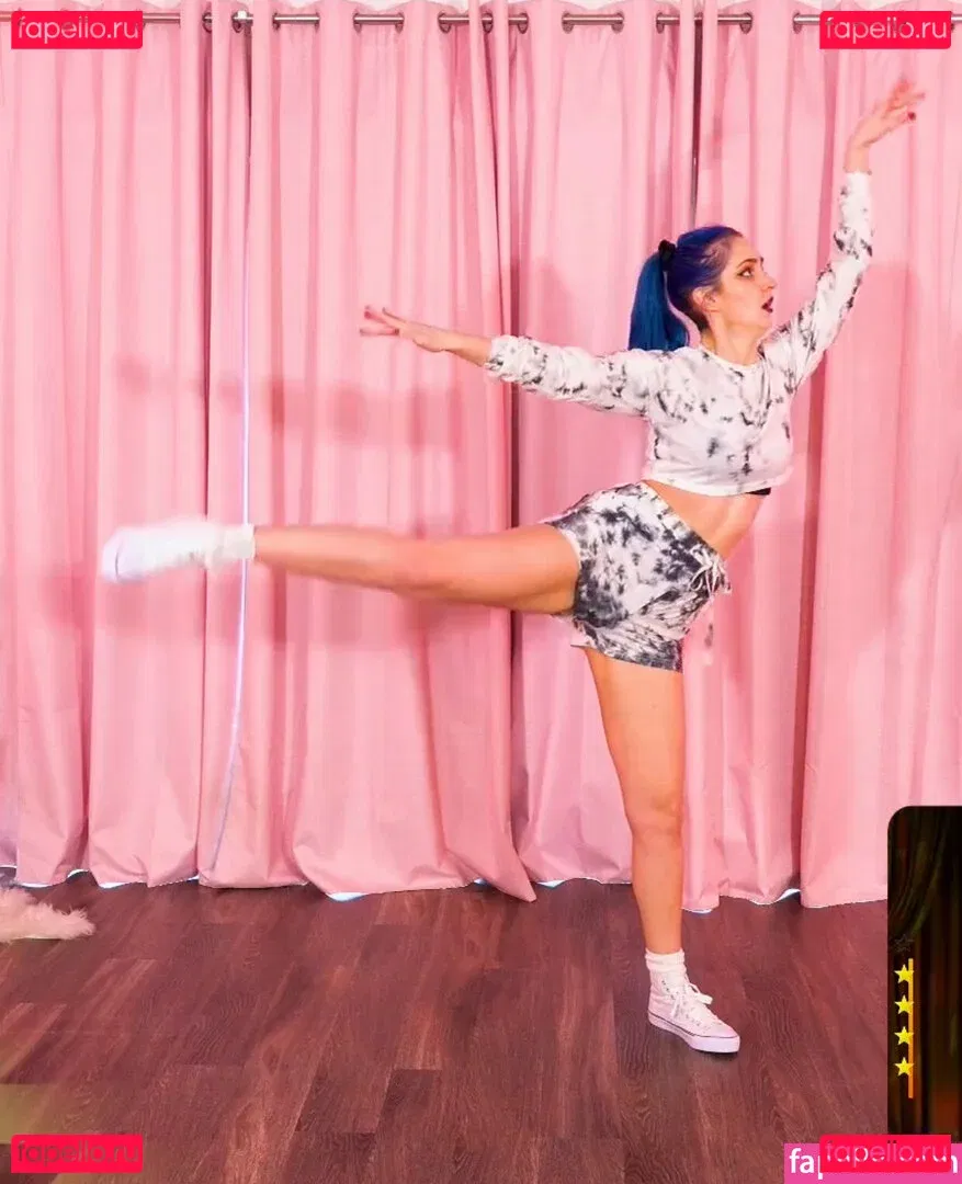 Littlesiha Onlyfans Photo Gallery 