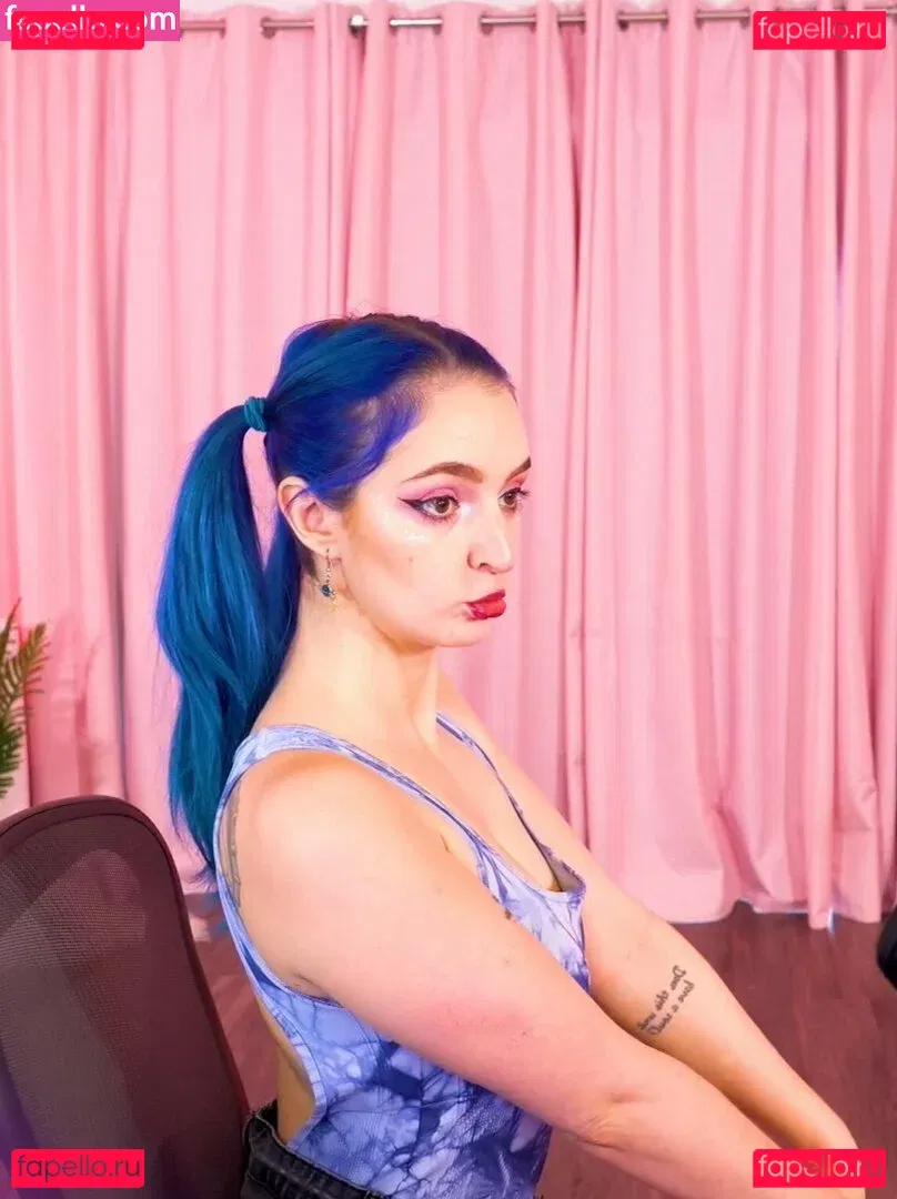 Littlesiha Onlyfans Photo Gallery 