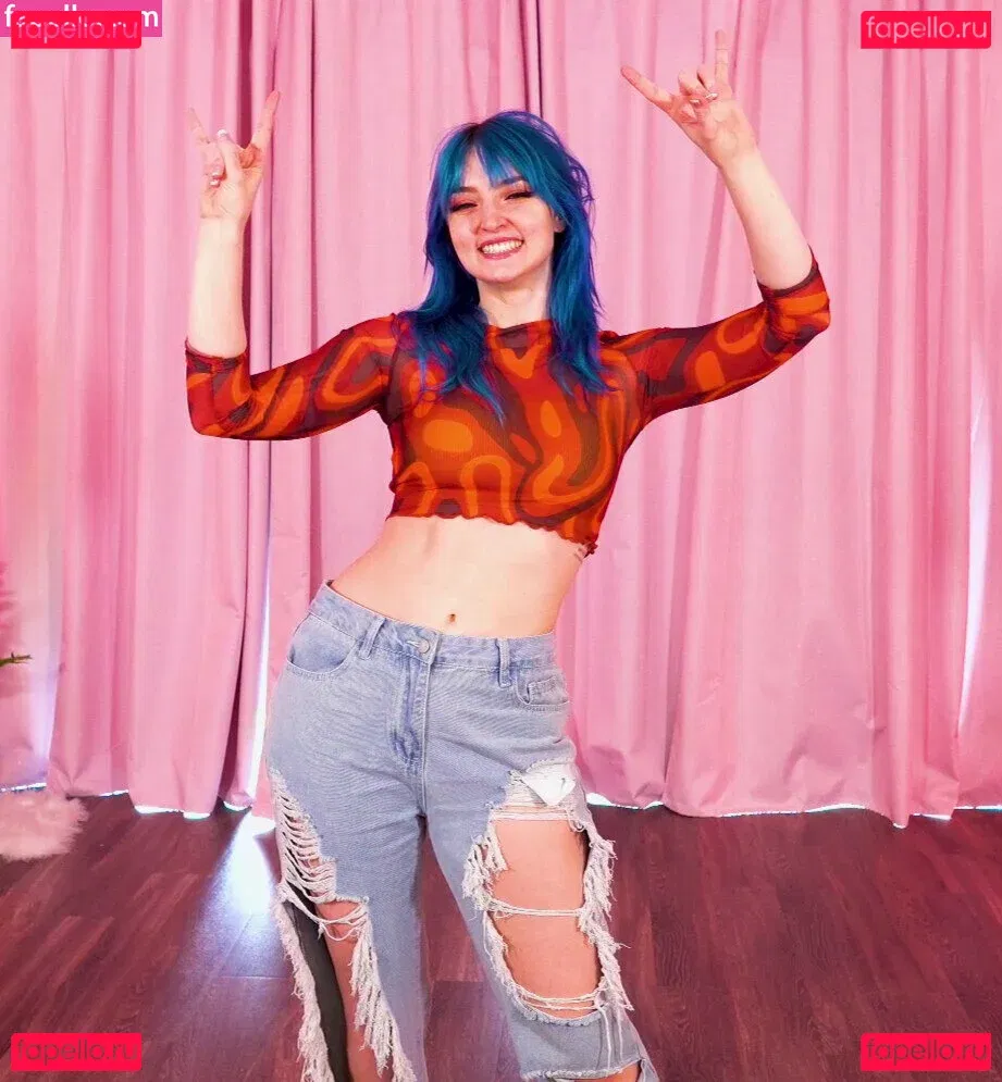 Littlesiha Onlyfans Photo Gallery 