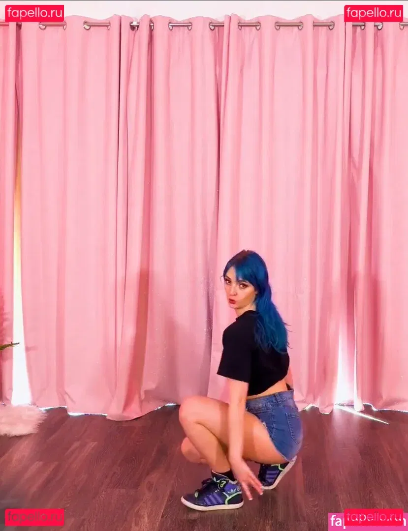 Littlesiha Onlyfans Photo Gallery 