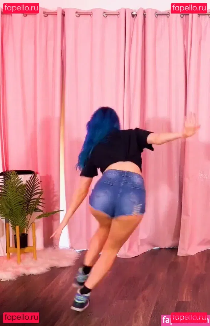 Littlesiha Onlyfans Photo Gallery 