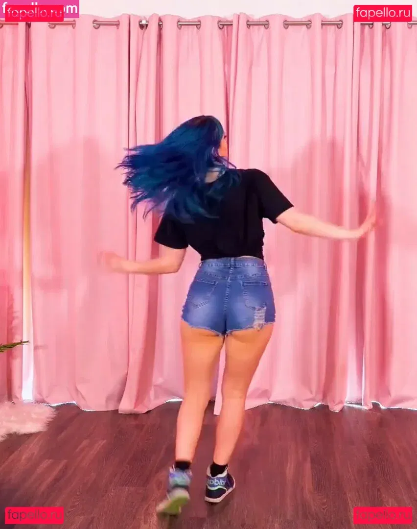 Littlesiha Onlyfans Photo Gallery 