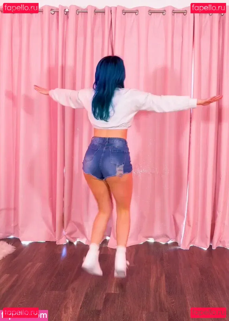 Littlesiha Onlyfans Photo Gallery 