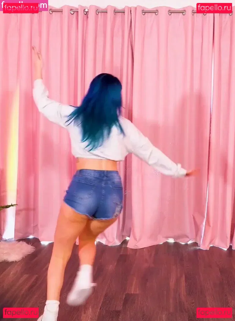 Littlesiha Onlyfans Photo Gallery 