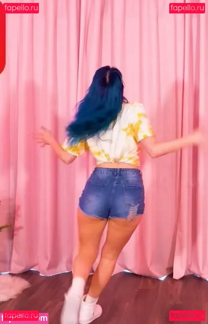 Littlesiha Onlyfans Photo Gallery 