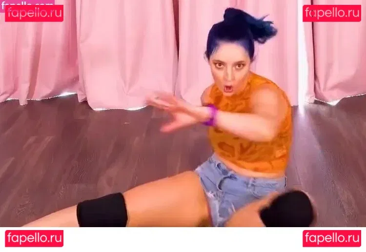 Littlesiha Onlyfans Photo Gallery 