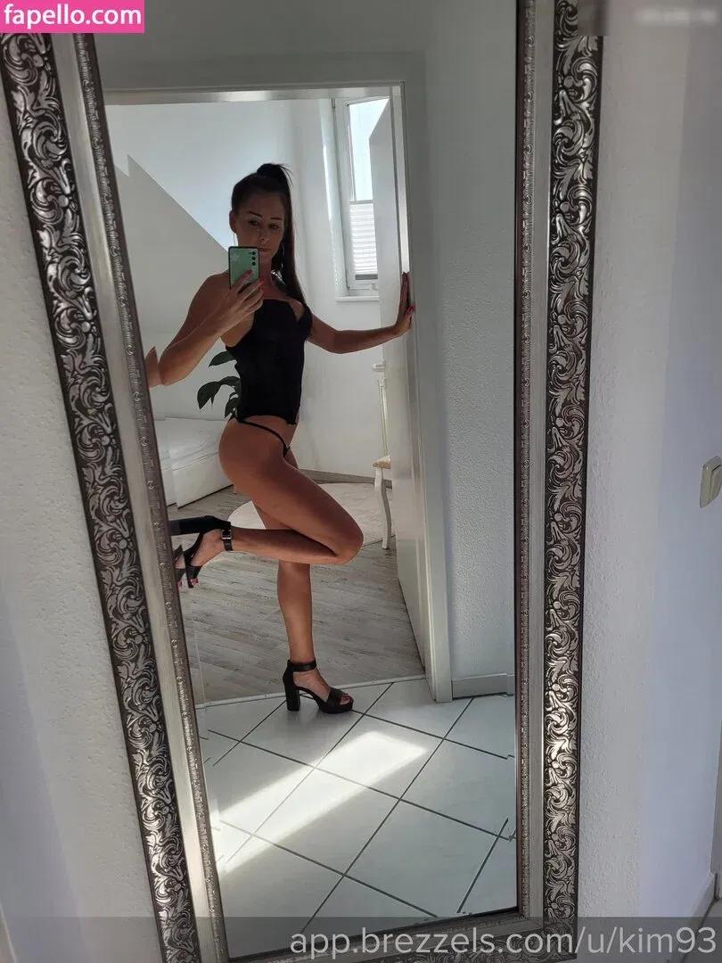 Kim93 Onlyfans Photo Gallery 