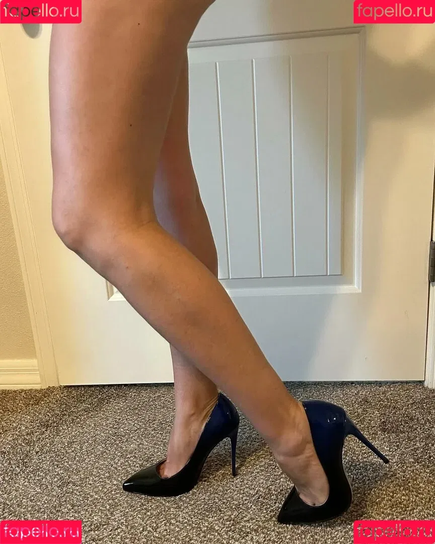 Fyr Wyf Onlyfans Photo Gallery 