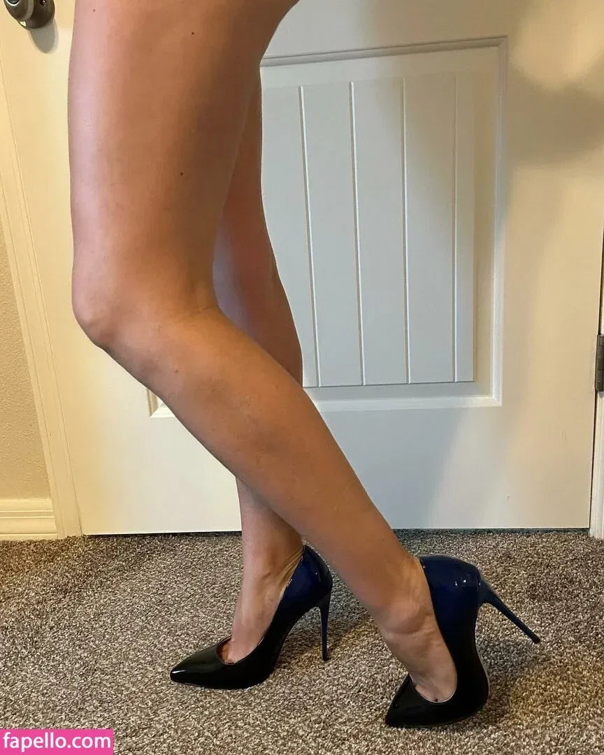 Fyr Wyf Onlyfans Photo Gallery 