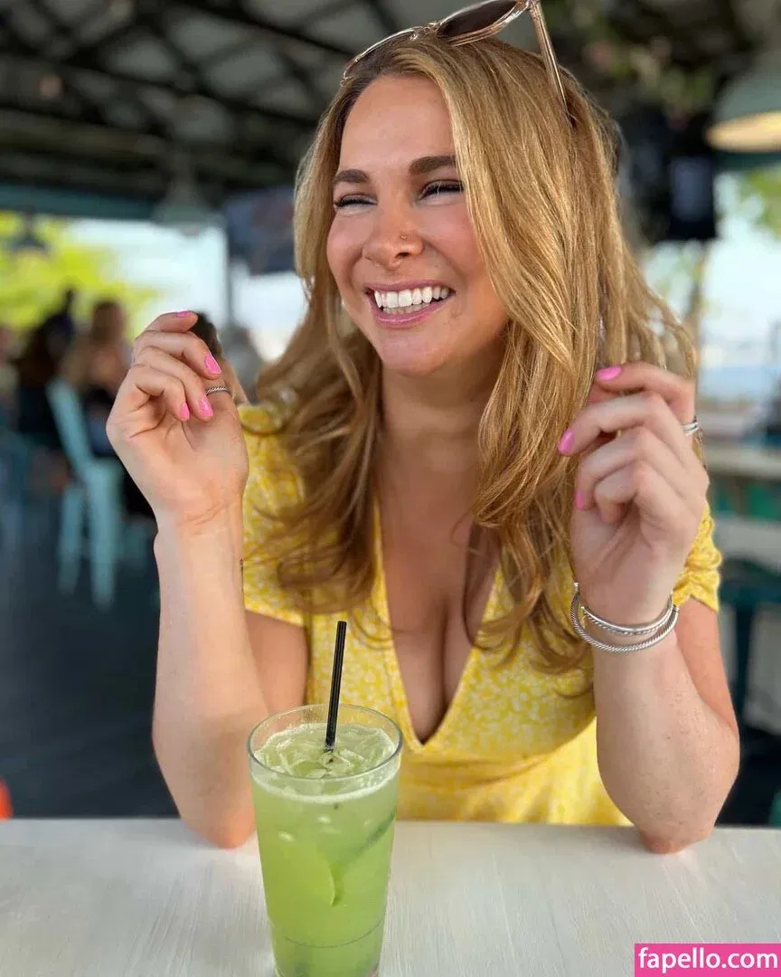 Rachel Sholder Onlyfans Photo Gallery 