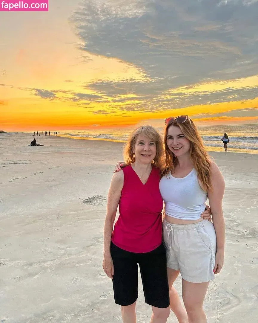 Rachel Sholder Onlyfans Photo Gallery 