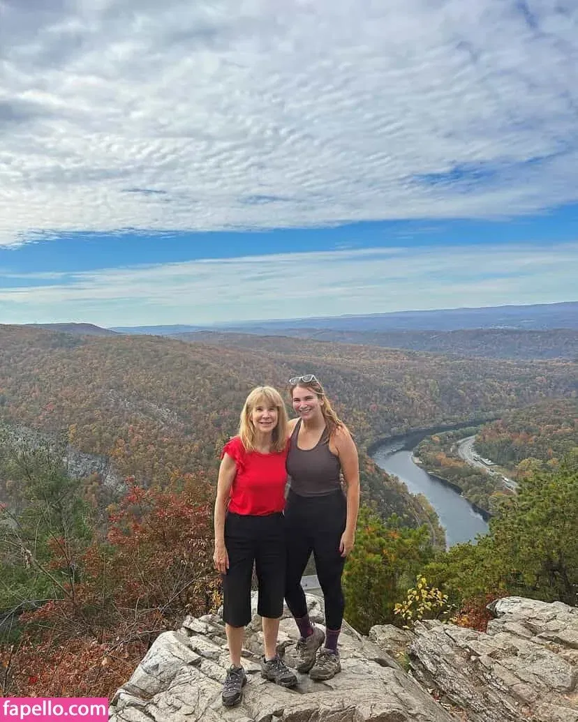 Rachel Sholder Onlyfans Photo Gallery 