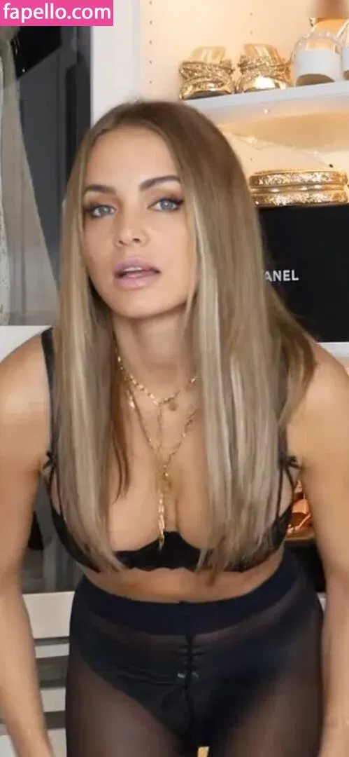 Annika Jung Onlyfans Photo Gallery 