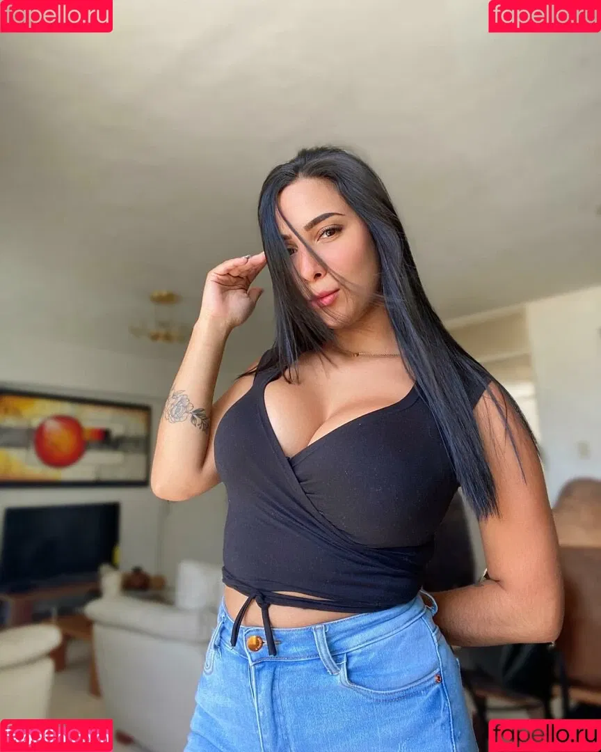 ale_honeyyy Onlyfans Photo Gallery 