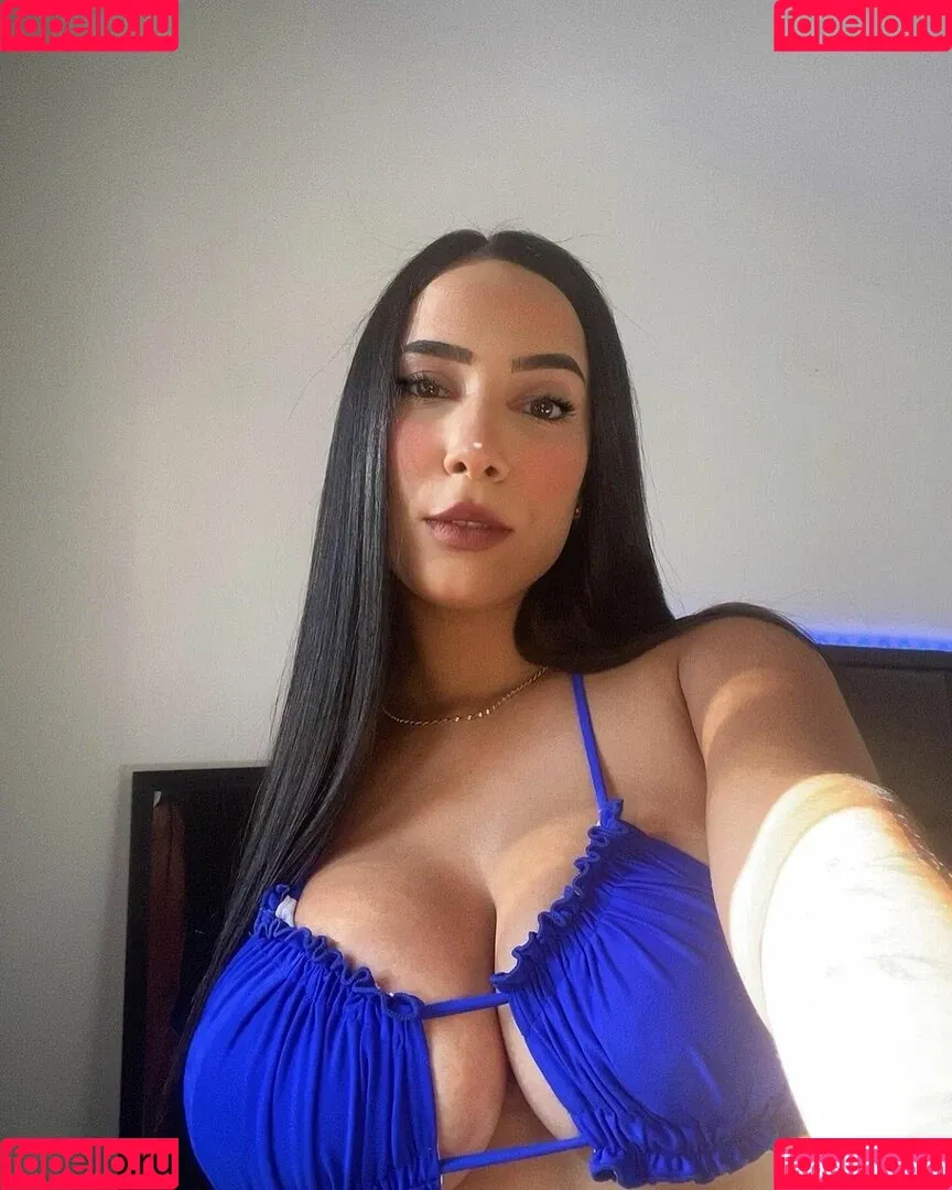 ale_honeyyy Onlyfans Photo Gallery 