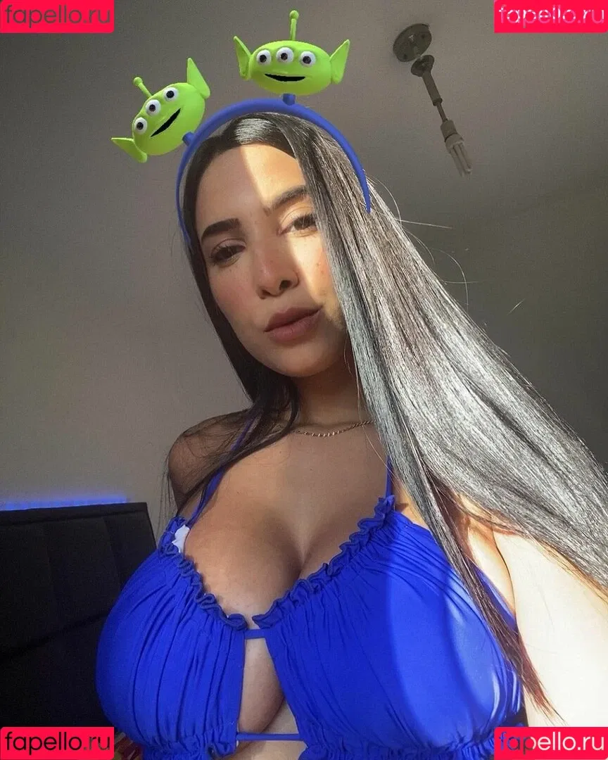 ale_honeyyy Onlyfans Photo Gallery 