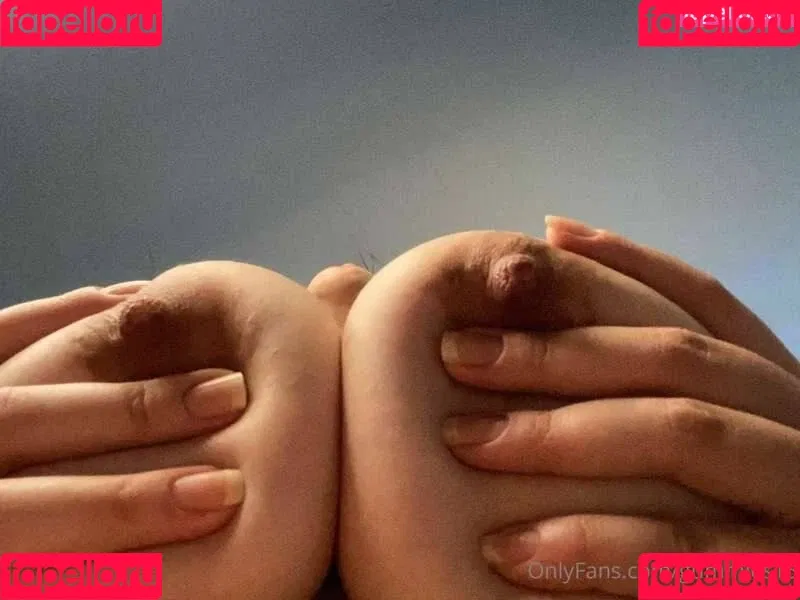 Saralia/gummies15 Onlyfans Photo Gallery 