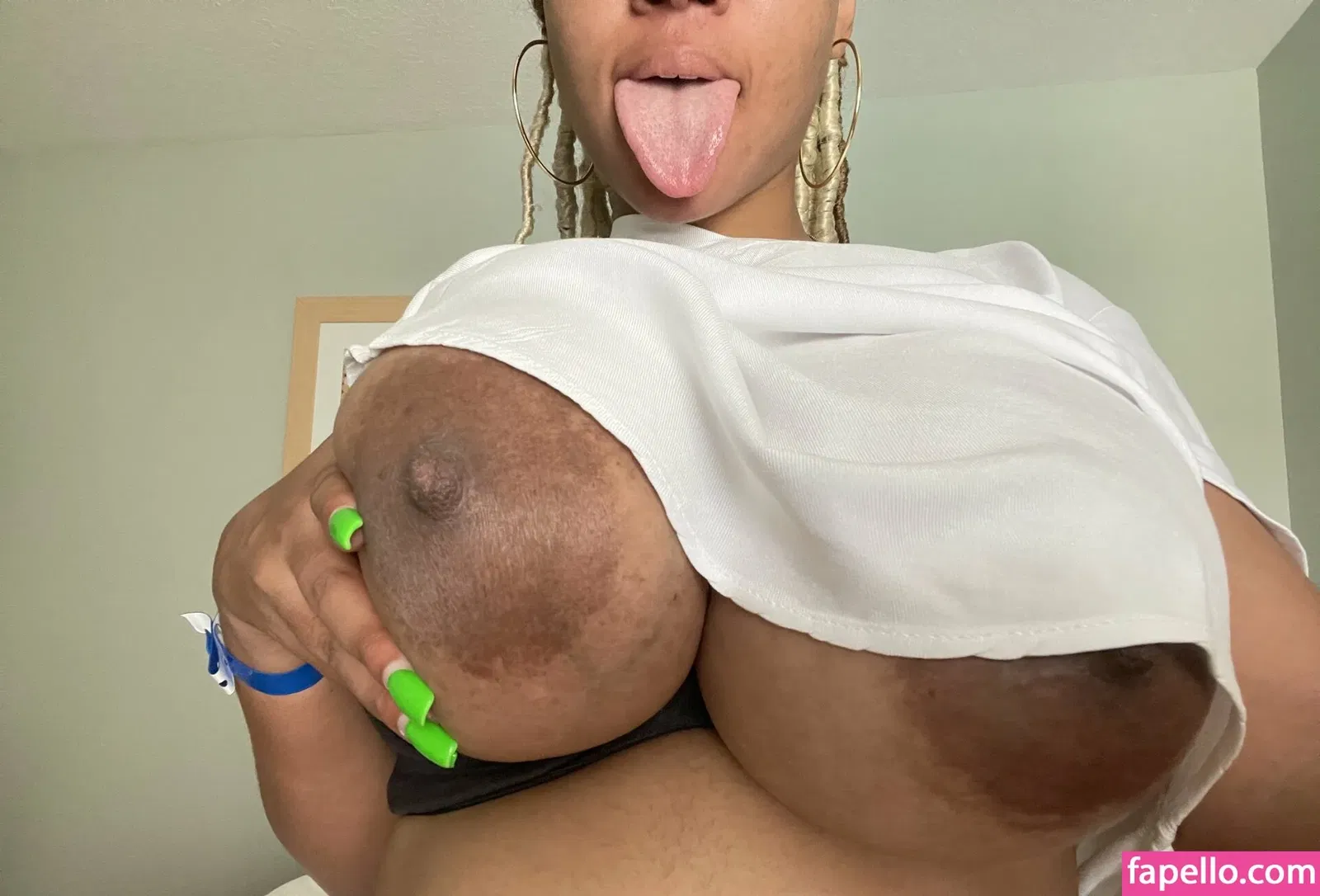 Ariel The Titgodddess VIP Onlyfans Photo Gallery 