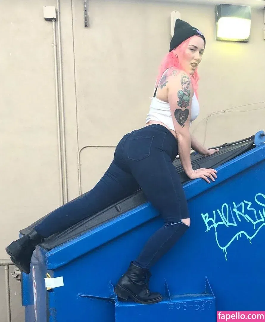 Allie Katch Onlyfans Photo Gallery 