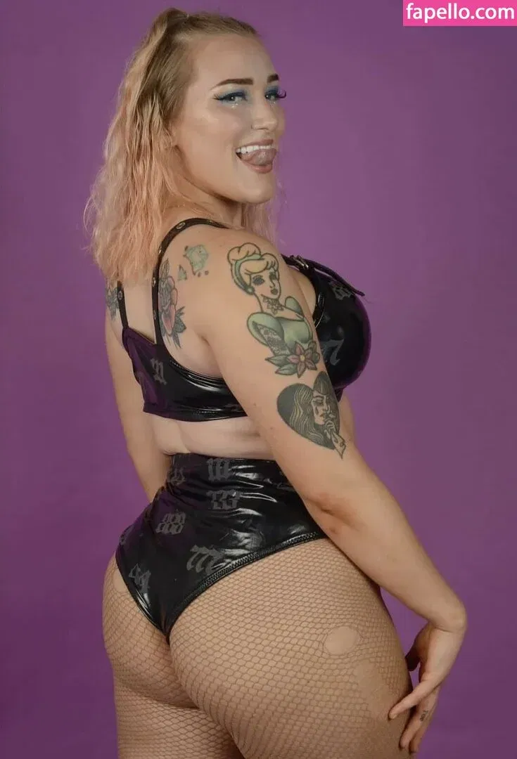 Allie Katch Onlyfans Photo Gallery 