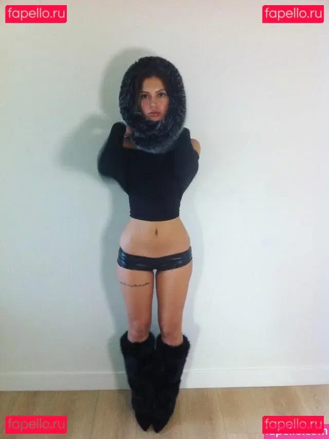 Lucia Manfredi Onlyfans Photo Gallery 