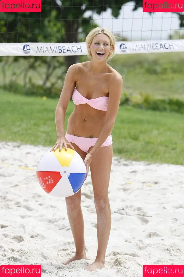 Stephanie Pratt Onlyfans Photo Gallery 