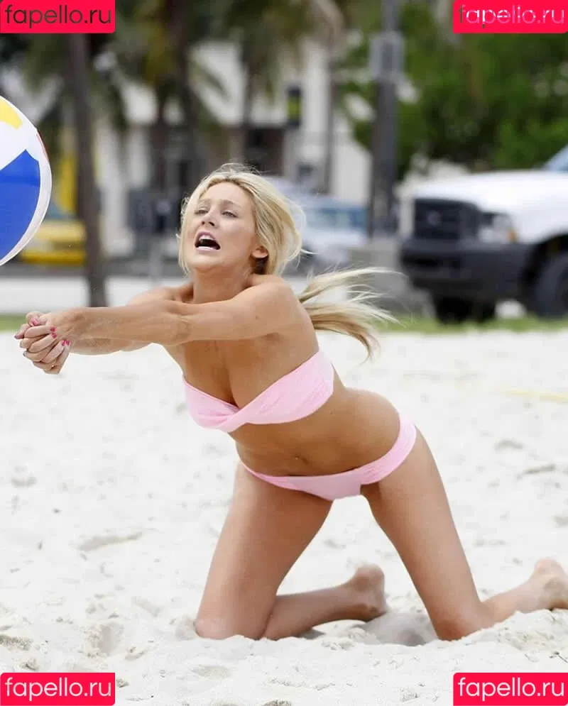 Stephanie Pratt Onlyfans Photo Gallery 