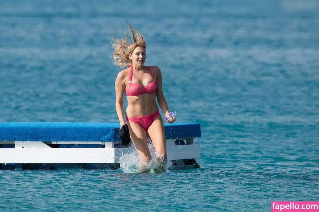 Stephanie Pratt Onlyfans Photo Gallery 